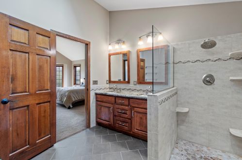 4580 Sommerset Dr, Waukesha WI  53151-6876 exterior