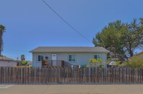 1237 Flores St, Seaside CA  93955-5516 exterior
