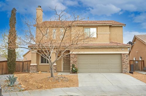 15189 Hallmark Ln, Victorville, CA 92394-7494