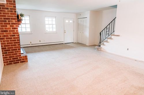 789 Sandra Ln, Norristown, PA 19403-3917