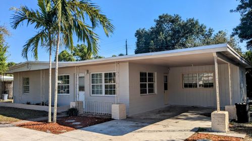 353 Midway Rd, Fort Pierce, FL 34982-8521