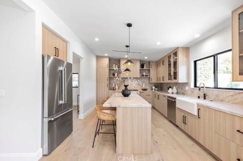 12440 Addison St, North Hollywood CA  91607-3546 exterior