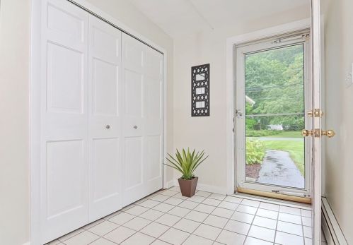 59 Donna Rd, Framingham, MA 01701-7951