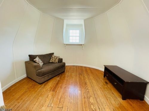 104 Valley Rd, Montclair NJ  07042-2211 exterior