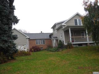 2169 Rosedale Ave, Hbg Inter Airp PA  17057-3454 exterior