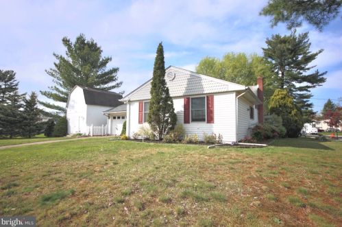 125 Evergreen Rd, Stratford, NJ 08084-1903