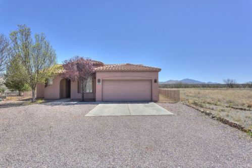 11 Dixon Ct, Nogales, AZ 85621-9735