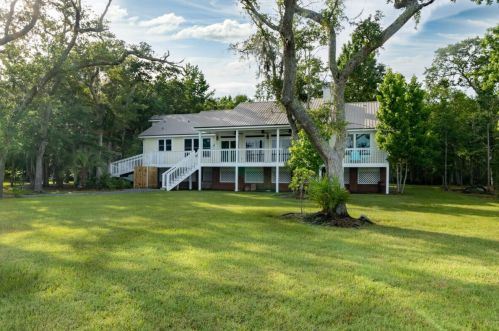 314 Shoreline Dr, Freeport, FL 32439-3632