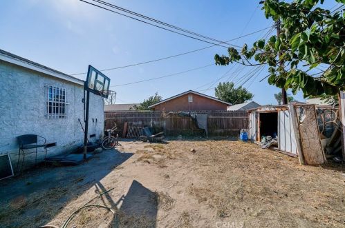 511 Plum St, Compton CA  90222-3935 exterior