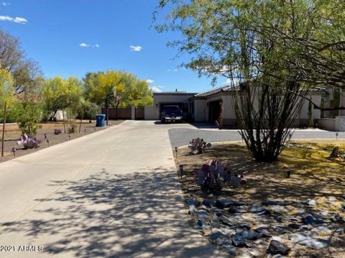 5701 Juana Ct, Cave Creek, AZ 85331-6404
