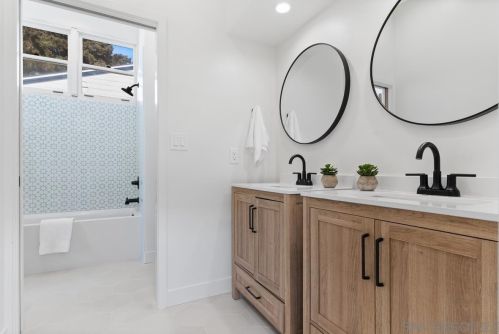 1533 Beryl St, San Diego CA  92109-2106 exterior