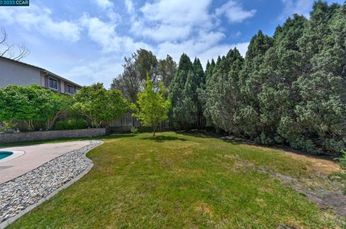 1 Carousel Ct, San Ramon CA  94583-1707 exterior