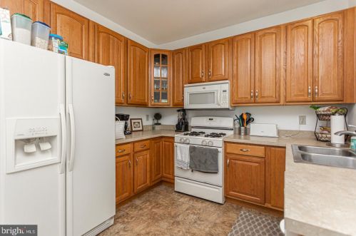 3948 Palmer Ct, Collegeville, PA 19426-4811