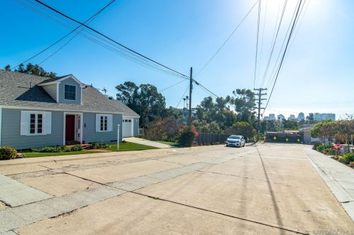 2911 Curlew St, San Diego CA 92103-3933 exterior