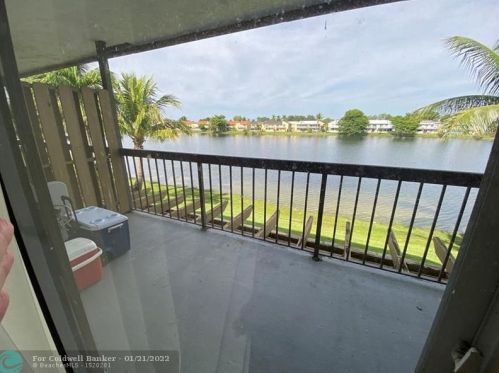 6865 169th St, Hialeah, FL 33015-4287