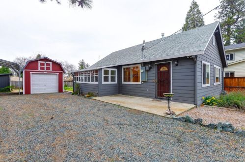 10554 Sierra Dr, Grass Valley, CA 95945-4838