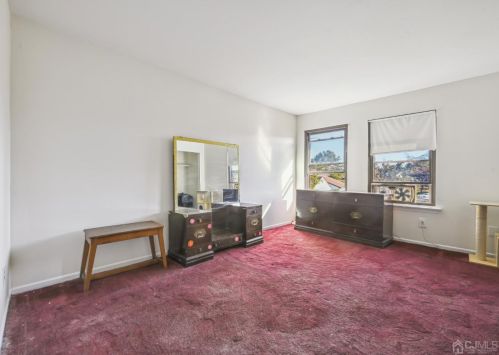 154 Locust Ct, Flemington NJ  08822-2001 exterior