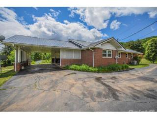 501 Maple Ln, Rogersville, TN 37857-2944