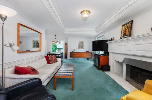 5 Kipford Way, Nashua NH 03063-1504 exterior