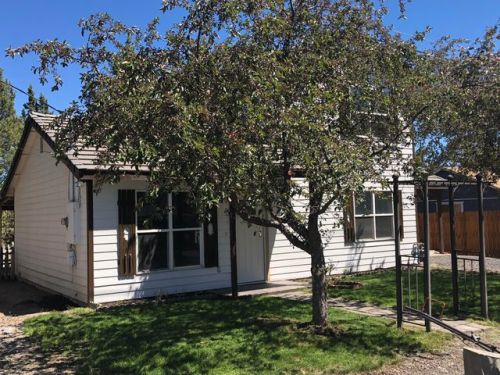 1746 21st St, Eagle Crest, OR 97756-9571