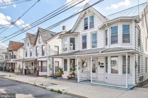 1438 3rd St, West Enola PA  17025-2392 exterior