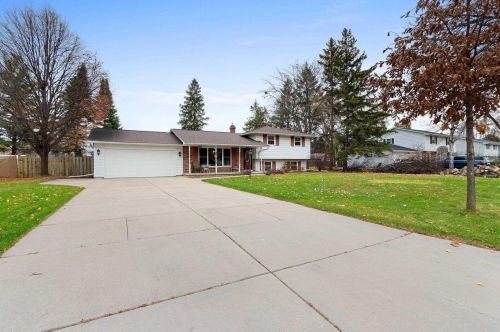 2674 Danbar Dr, Green Bay, WI 54313-7084