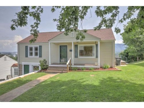 1925 Oakland St, Kingsport, TN 37660-1121