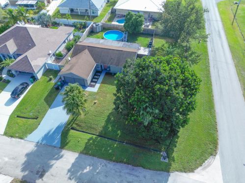 3197 Esperanto St, Fort Pierce FL  34953-4502 exterior