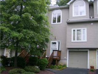 124 Foltim Way, Congers, NY 10920-1424