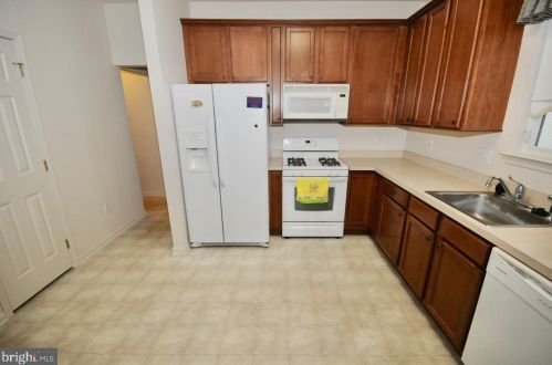 14 Meadowview Dr, Pilesgrove NJ 08098-2539 exterior