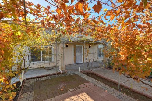 7046 24th St, Rio Linda, CA 95673-2806