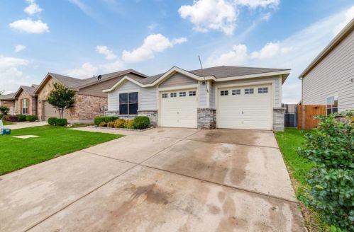 3032 Wakecrest Dr, Fort Worth, TX 76108-6999