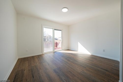 76 25th St, Bayonne NJ  07002-4937 exterior