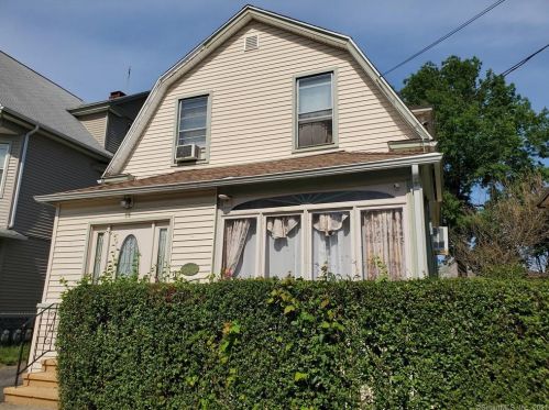 80 Pixlee Pl, Bridgeport, CT 06610-2923