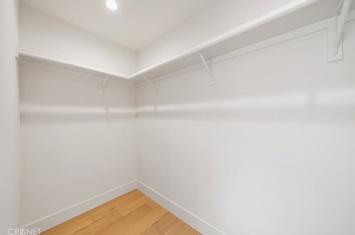 5503 Costello Ave, Van Nuys CA  91401-5706 exterior