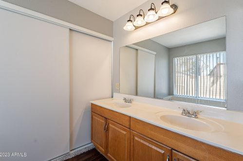 6838 42nd Way, Phoenix AZ  85042-5211 exterior