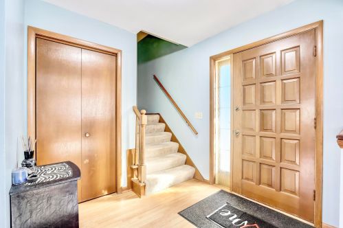 606 Glendon Way, Waukesha, WI 53188-2651