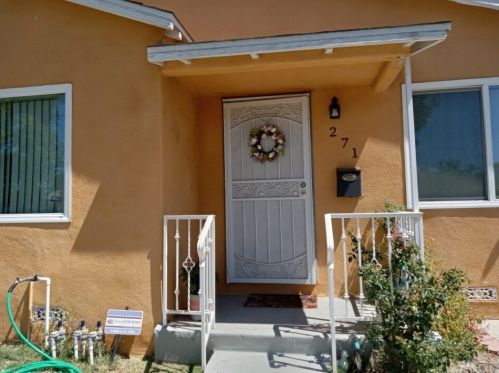 271 Cummings St, Long Beach, CA 90805-2019
