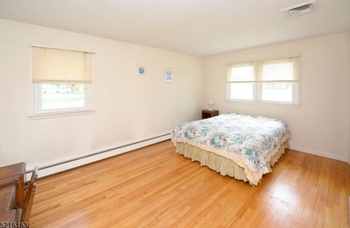 683 Squaw Brook Rd, Paterson NJ  07508-3004 exterior