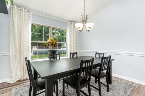 140 Union Ridge Dr, Englewood OH  45322-8774 exterior