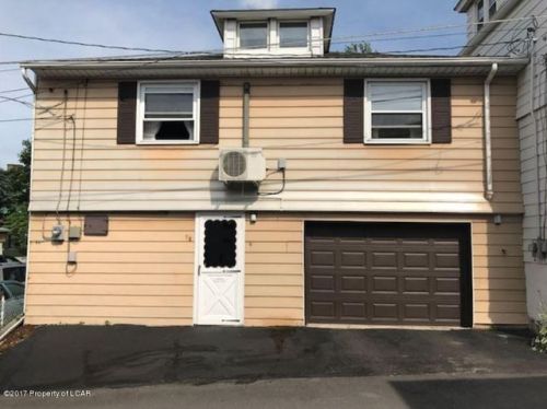 73 Woodward Ct, Hazle Township, PA 18201-6664