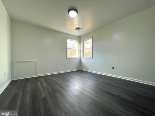 402 Division St, Riverton NJ  08077-2146 exterior