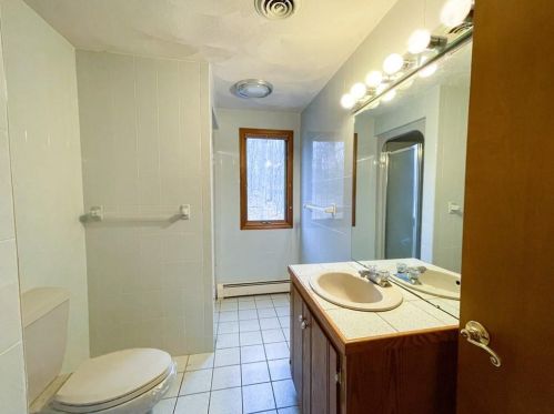 8 Falcon Crest Dr, Providence RI  02919-3100 exterior