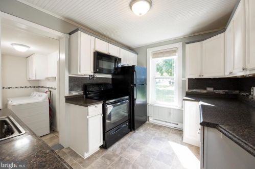 321 Howard St, Pottstown PA 19464-6701 exterior