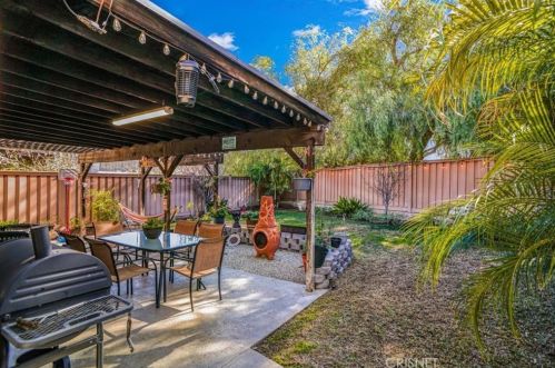 28307 Connie Ct, Santa Clarita CA  91387-3251 exterior