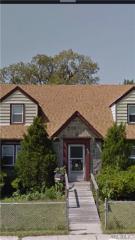 122 James St, Franklin Square, NY 11010-2413