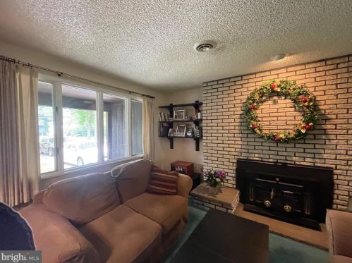 714 Pomona Rd, Riverton NJ 08077-4233 exterior