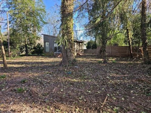 1521 Colonial Ave, Greensboro NC  27408-4907 exterior