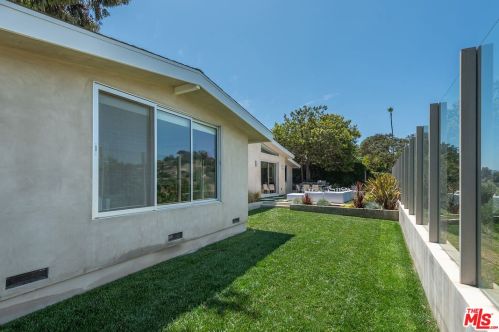3423 Scadlock Ln, Van Nuys CA  91403-4915 exterior