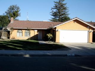 3280 Marty Ave, Fresno, CA 93722-4786